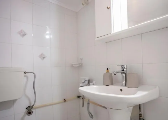 Mira Пефкохори