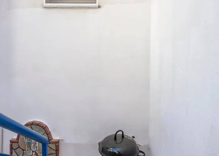 Mira Villa