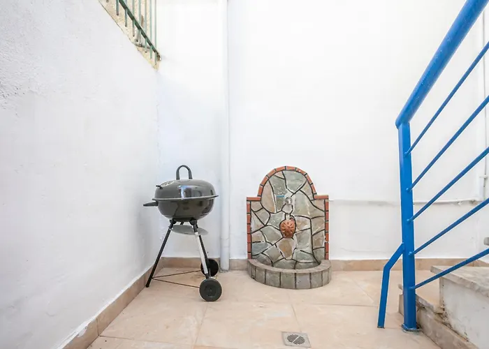 Mira Villa *