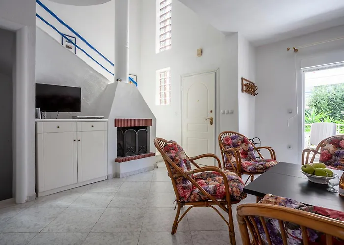Mira Villa